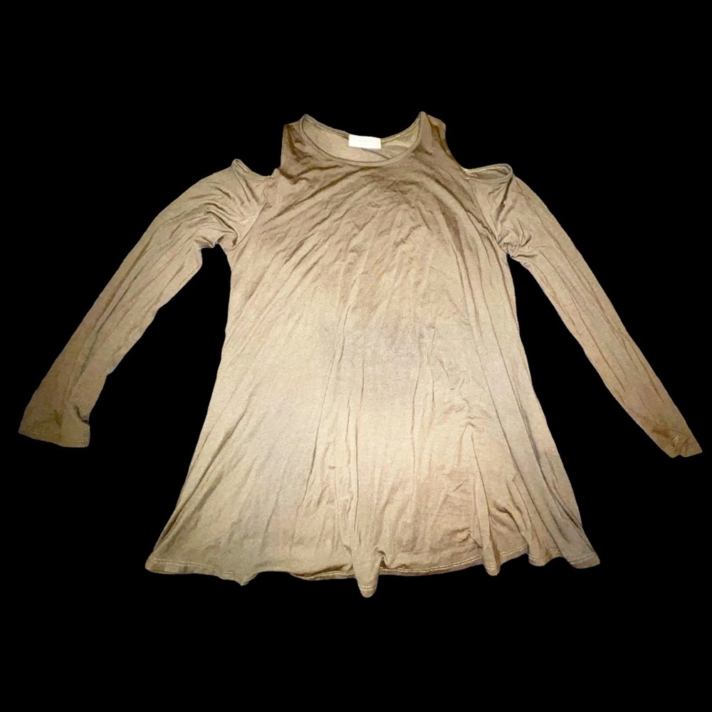 Andora Boutique - olive, long sleeve cold shoulder shirt